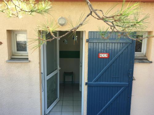 Cerbere Apartment | Acacia