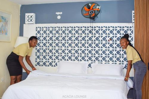 Kenya Hotel | Acacia Lounge &Grill, Hakati