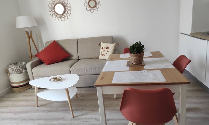 La Turballe Apartment | Accommodation in the center of town near the sea