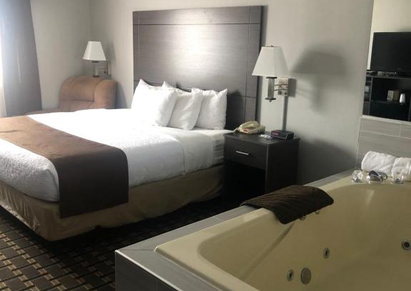 Adams Hotel | Adams Inn and Suites