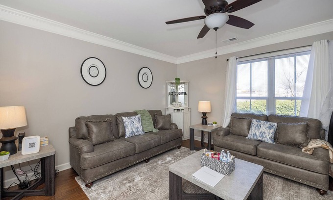 Charlotte House | Adorable 2-bedroom Charlotte townhome w/king bed, perfect for your stay!