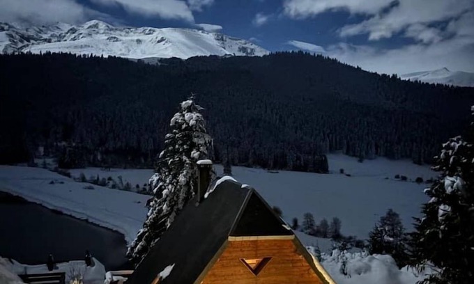 Campan Ski Chalet | Adorable chalet overlooking Lac de Payolle