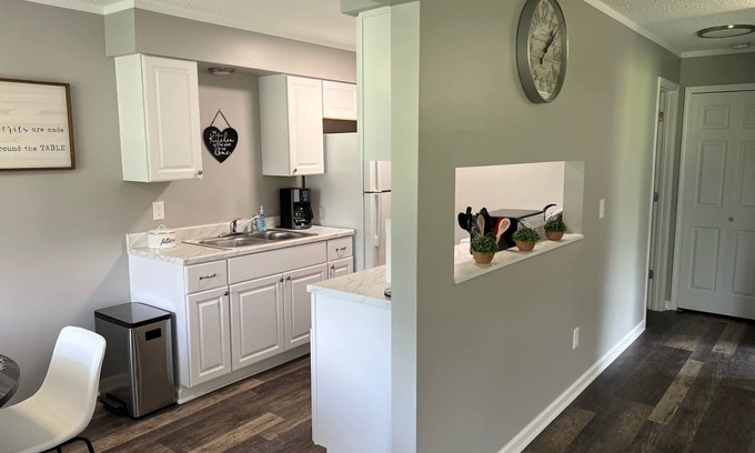 Holly Apartment | Adventure Acres- Suite B6