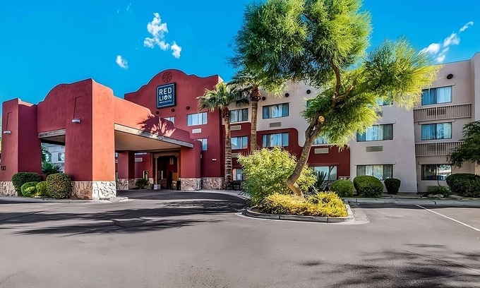 Palm Valley Hotel | Affordability Meets Comfort at Red Lion Inn Goodyear Phoenix! Free Parking