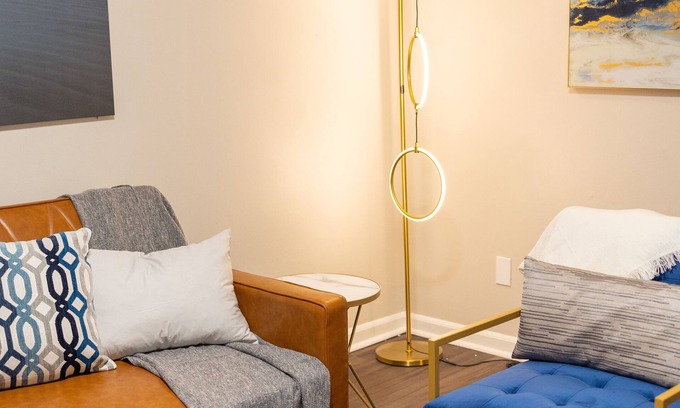 Midtown Apartment | Affordable Luxury Midtown Apartment - Free Private Parking