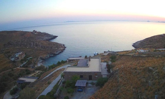 Pisses Villa | Afrodite five