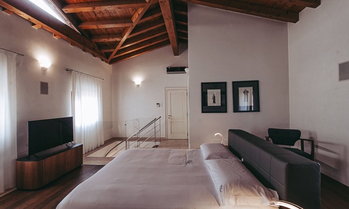 Badia Calavena Bed & Breakfast | Agata, room with bathroom.Villa Riva, tranquility,at the foot of the Little Dolomites.