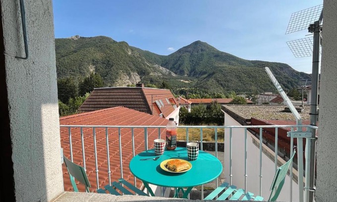 Veynes Apartment | Agréable appartement typiquement Haut-Alpin