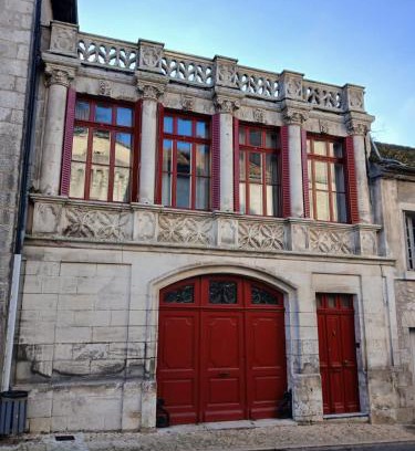 Bourdeilles House | Agréable maison avec jardin dans le centre historique de Bourdeilles