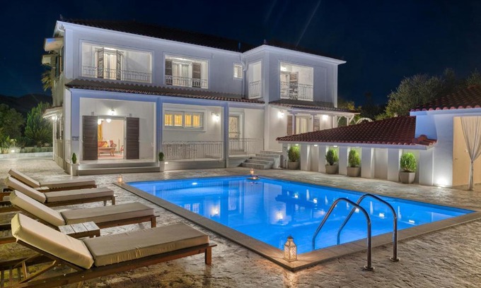 Ayios Kirikos Villa | Aigli Villa