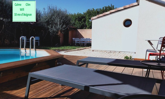 Le Pontet Villa | Air-conditioned villa with garden and pool near Avignon