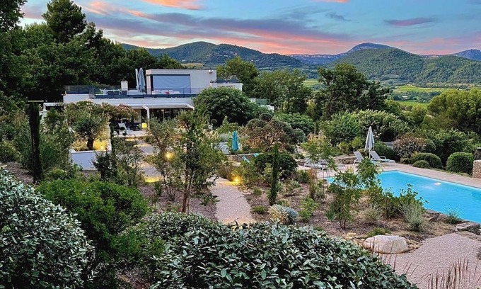 Faucon House | Air-conditioned villa near Vaison-la-Romaine, with heated pool.
