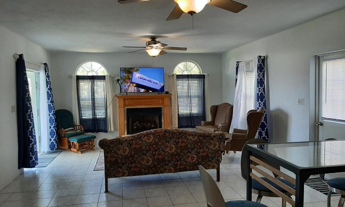 Paget Apartment | AIRBAB Moon Gate West