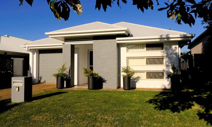 North Lakes House | AirCon House Near Westfield North Lakes nn