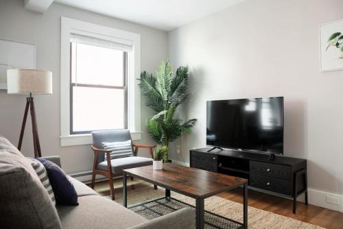 Theatre District Apartment | Airy 1BR Walkable to Everywhere in Boston