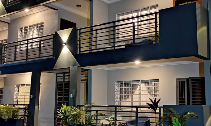 Buea House | Akhard Haus