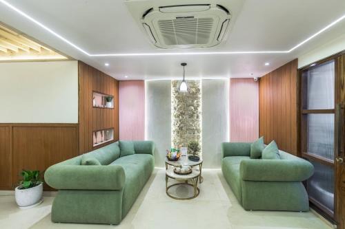 Shimla Apartment | Alaya Stays 3BHK with Garden -Evaara Woods Ridge