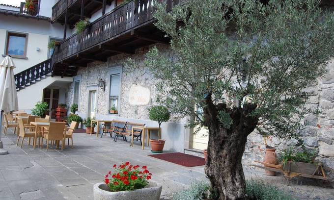 Sale Marasino Hotel | Albergo Ristorante Orazio