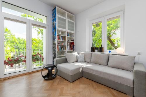 Srodmiescie Południowe Apartment | Aleja Szucha 11 by Homeprime