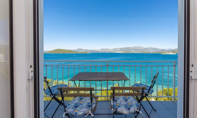 Dubrava Apartment | Alenka 4- Beachfront apartment,direct beach access