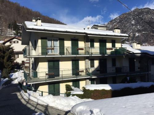 Chiesa in Valmalenco Apartment | Alessia House