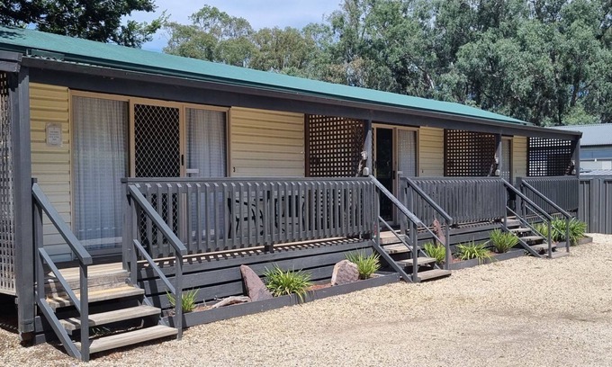 Alexandra Cabin | Alexandra Parklife. Deluxe Studio 1