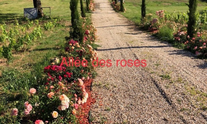 Saint-Philippe-dAiguille House | Allée des roses La Chapelle