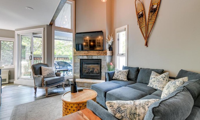 Warren Apartment | All-Season Warren Condo Near Sugarbush Resort!