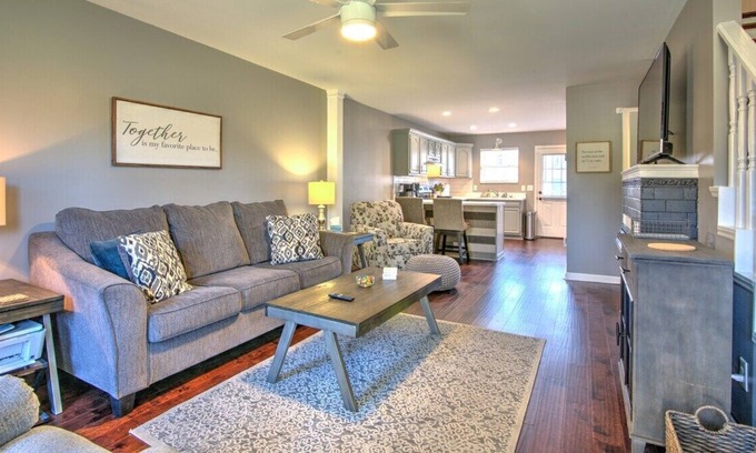 Johnson City House | Alluring oasis in the Pebble Creek Condominiums community, just a few steps away from ETSU.