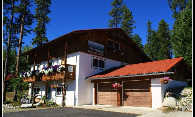 East Kootenay Bed & Breakfast | Alpenglow Bed and Breakfast