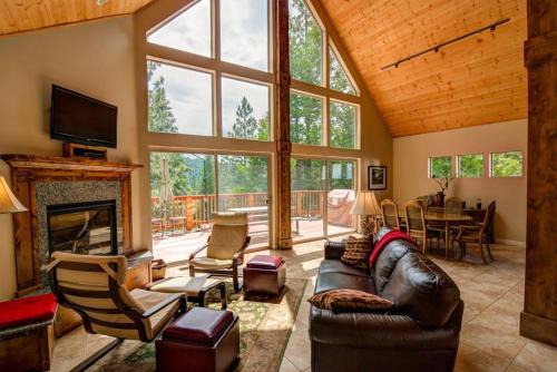 Yosemite West House | Alpine Aerie