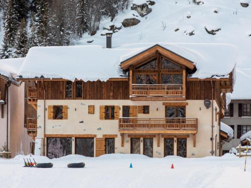 Champagny-en-Vanoise Ski Chalet | Alpine Chalet with Spa and pets