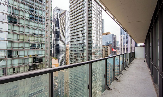 Bay Cloverhill Apartment | Altitude Suites Bay Street by Teristo Group