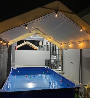 Ayer Molek House | Altizat Homestay - Pool ا Bbq ا Netflix ا Wifi