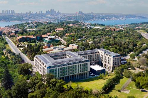 Uskudar Hotel | Altunizade Suites Istanbul, Curio Collection By Hilton
