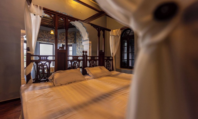 The Mall Road Resort | Amã Stays & Trails Terrance Hall , Mussoorie