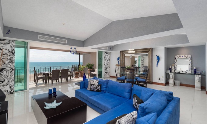 North Hotel Zone Condo | Amazing 2 or 3 Bedroom, Beach Front Condo, in 'Grand Venetian'
