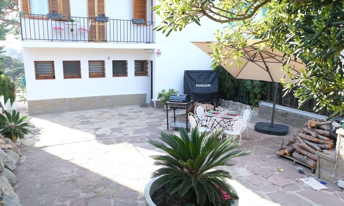 Canyelles Ski Chalet | Amazing and Spacious house in Cala Canyelles.