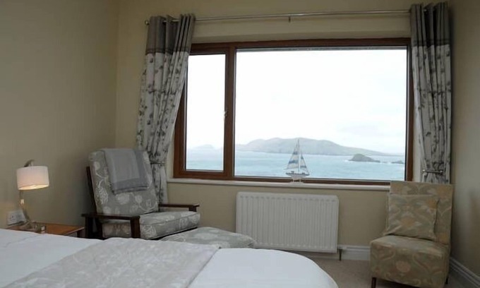 Coumeenoole House | Amazing Blasket Island and Coumeenole Beach Views. Luxury House Slea Head Drive