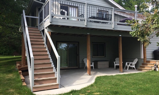 Chanhassen House | Amazing for Families 4 acres Firepit Arboretum and Lakes nearby Sleeps 10