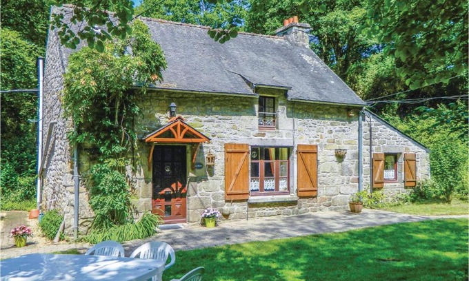 Guern House | Amazing Home In Guern With Wifi