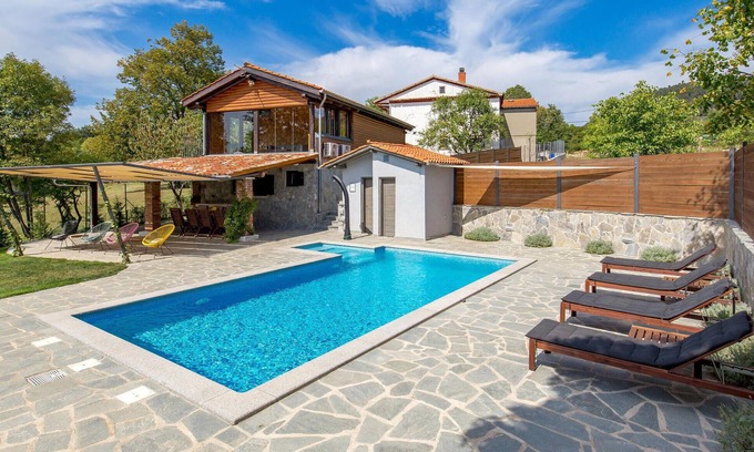 Klana House | Amazing home in Lisac with WiFi