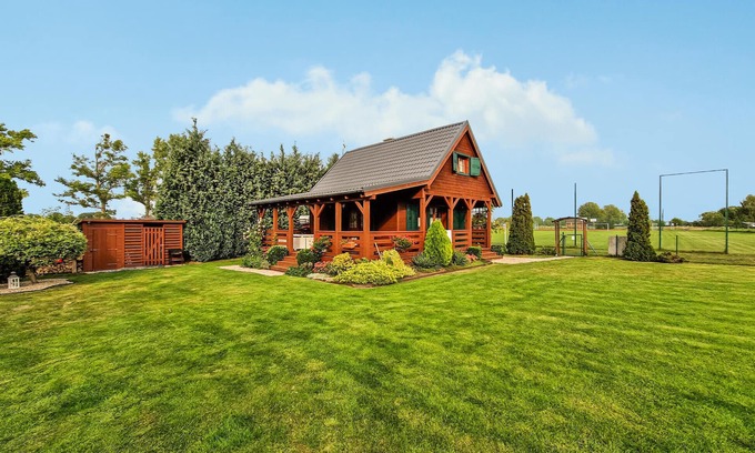 Stepnica House | Amazing home in Stepnica with kitchen