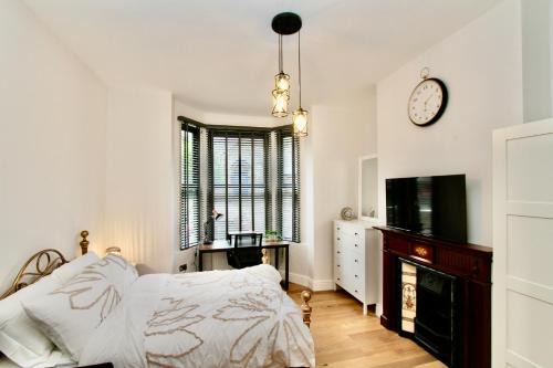 Hoe Street Apartment | Amazing Studio Apartment East London