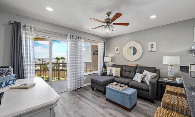 Galveston Condo | Amazing Sunsets! Sleeps 6! 3 pools!Dog friendly, great views!