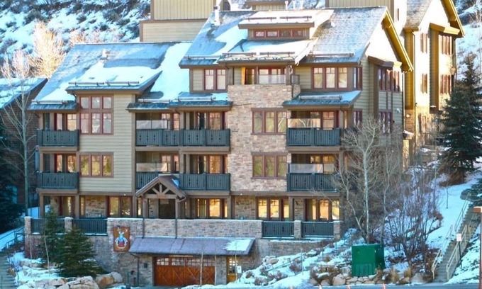 Deer Valley Condo | Amazing Views From This 2 Bedroom Luxury Condo, Walk To Ski Lift