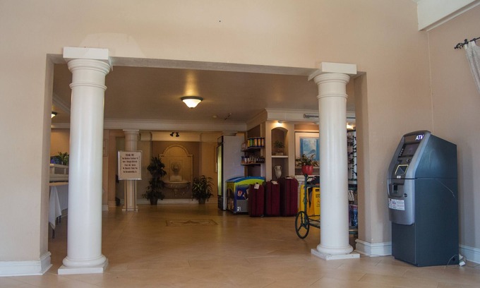 Braeburn Hotel | America's Inn - Houston