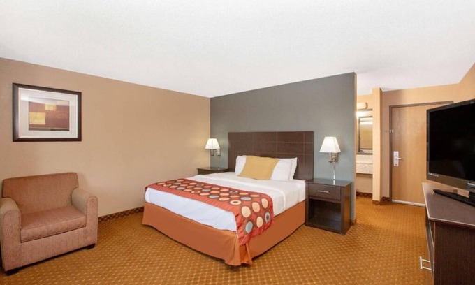 Oakdale Hotel | American hotel in Coralville Iowa City Iowa