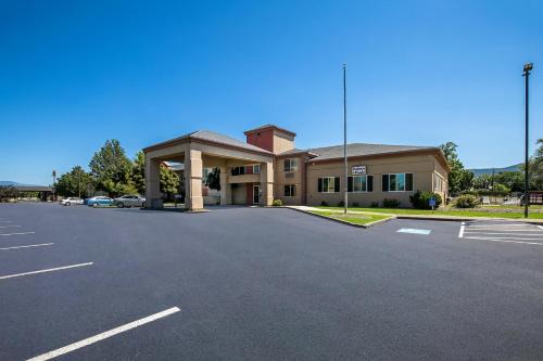 La Grande Hotel | Americas Best Value Sandman Inn