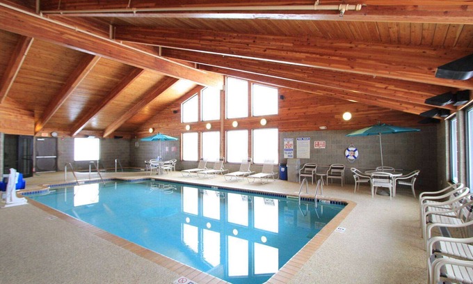 Cedar Rapids - Iowa City Hotel | AmericInn by Wyndham Cedar Rapids Airport